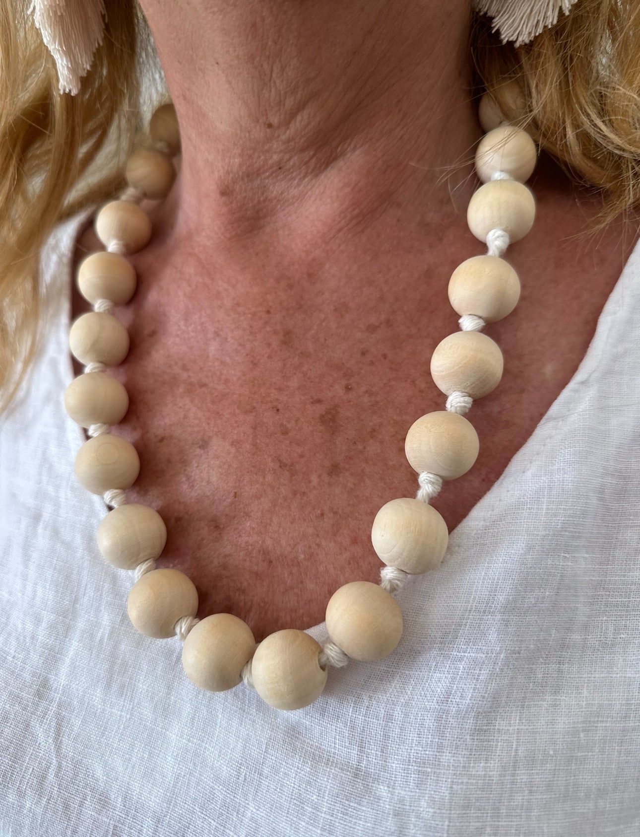 WOODEN BEAD NECKLACE