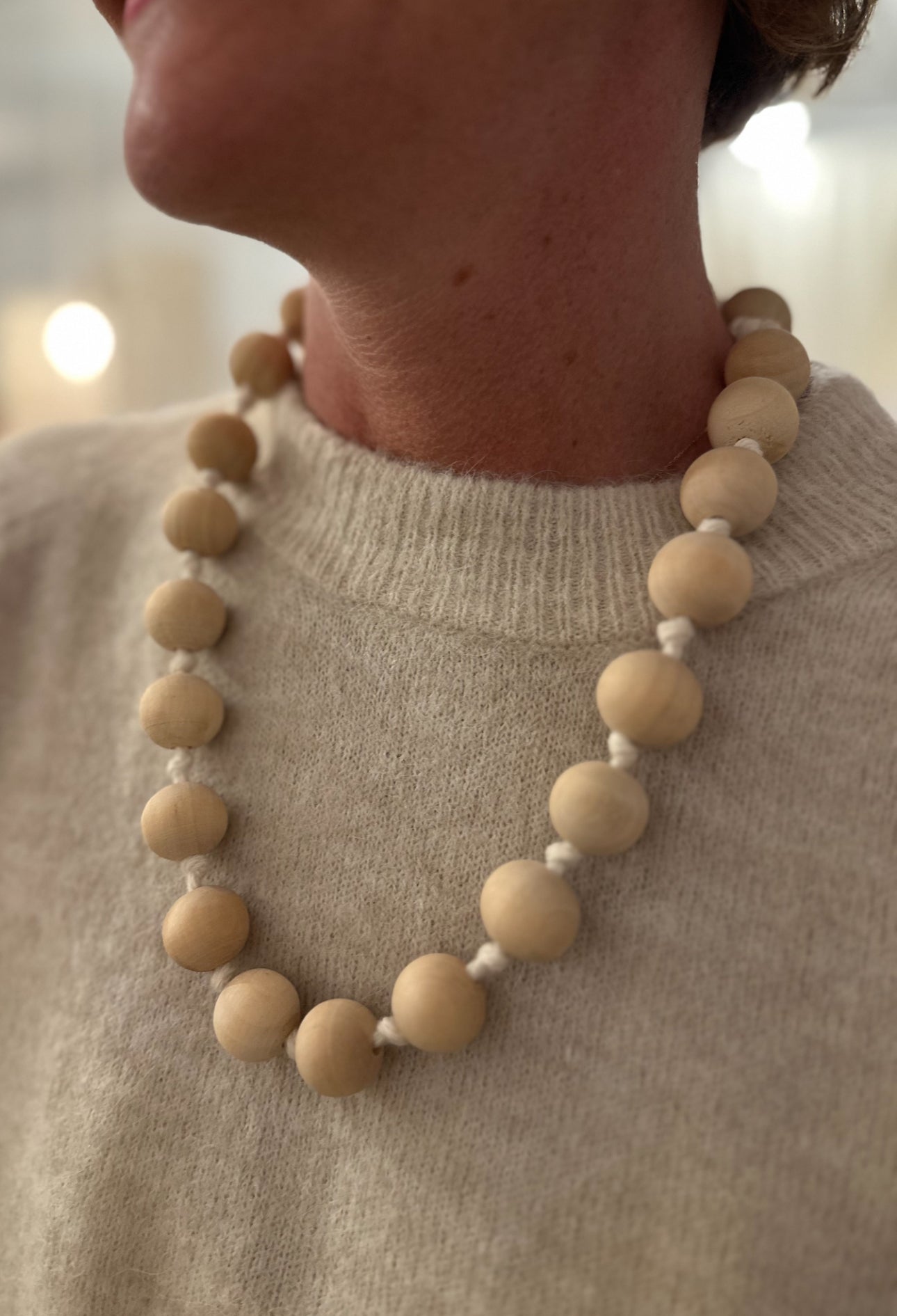 WOODEN BEAD NECKLACE